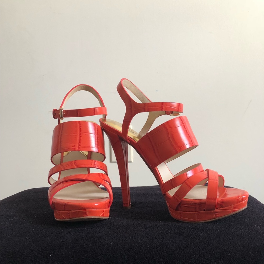 🔹Michael Kors Nadia Platform Sandals